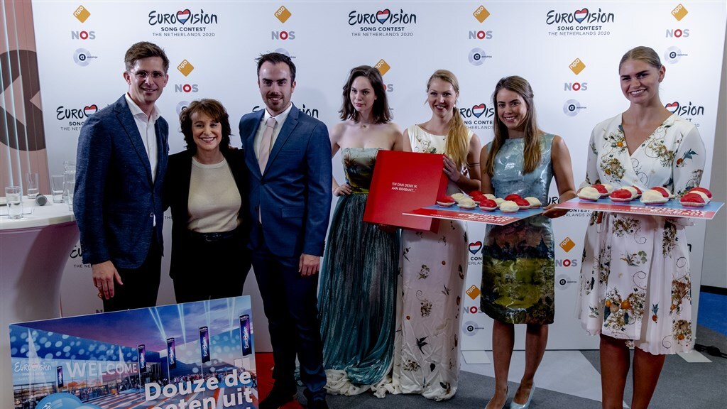 Den Bosch probeert het met de slogan 'Douze de groeten uit Brabant'.