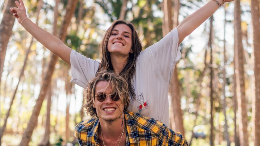 Maan brengt ode aan vriend Tony Junior