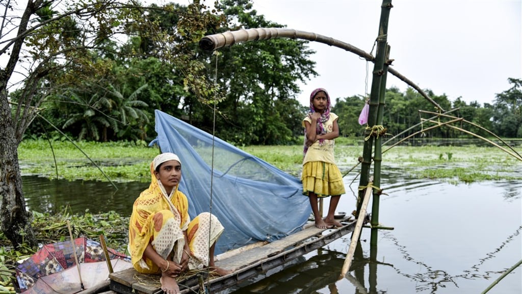 Miljoen Indiërs gevlucht voor water, ander deel land te droog