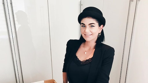 Wauw! Roxeanne Hazes showt haar strakke lijf