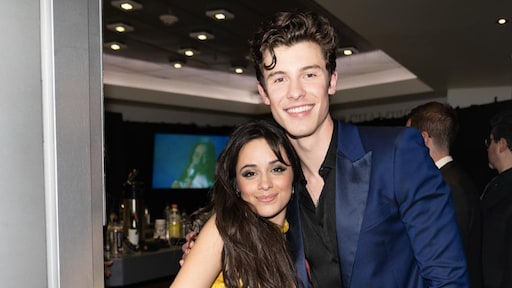 Shawn Mendes en Camila Cabello zoenend gespot