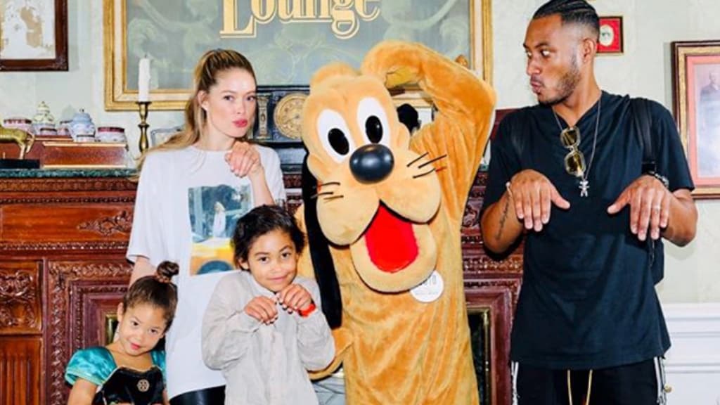 Doutzen geniet van familietripje naar Disneyland Parijs