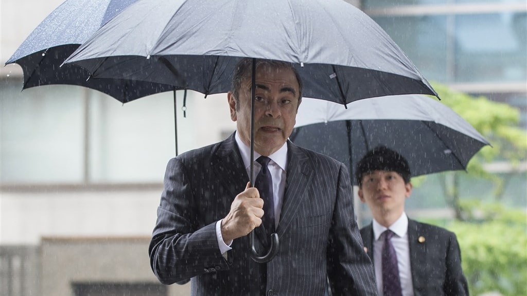 Gevallen autobaas Ghosn eist miljoenen ontslagvergoeding via Nederlandse rechter