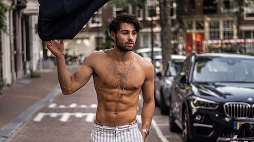 Love Island-Noah brengt iedereen het hoofd op hol