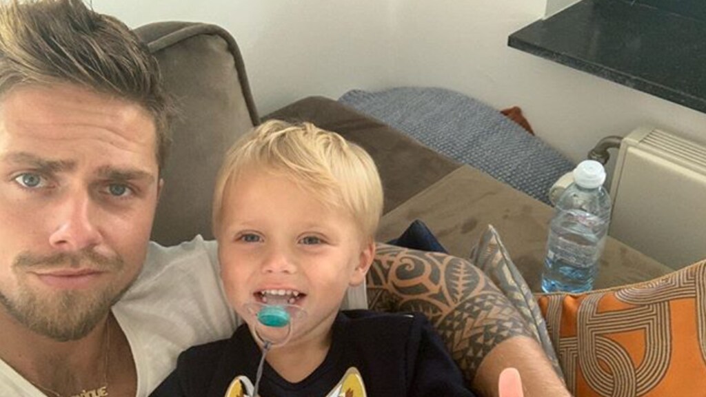 André Hazes Jr. druk aan het oefenen voor voetbalcarrière