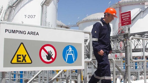 Technicus die rookte op olieterminal mag niet worden ontslagen