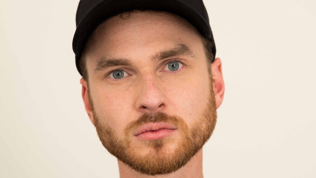 Zoon Joop van den Ende duikt studio in met Ronnie Flex