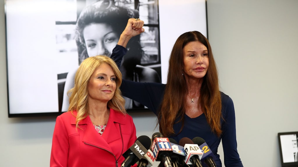 Janice Dickinson tevreden over schikking Bill Cosby