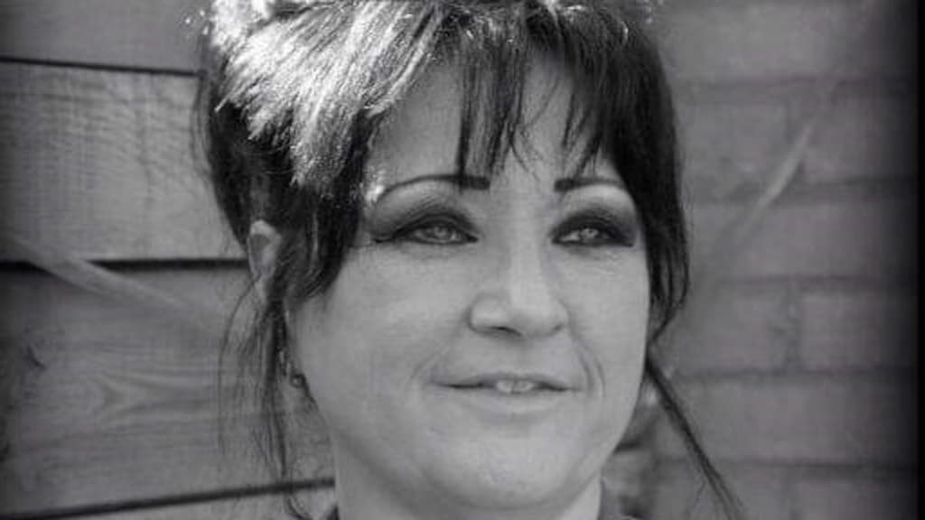 Bea zorgt al 14 jaar non stop voor haar autistische zoon.