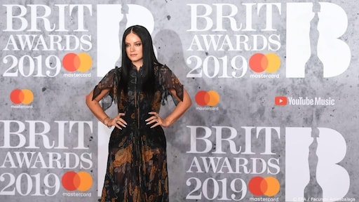 Lily Allen druk bezig met ontwerpen van seksspeeltjes