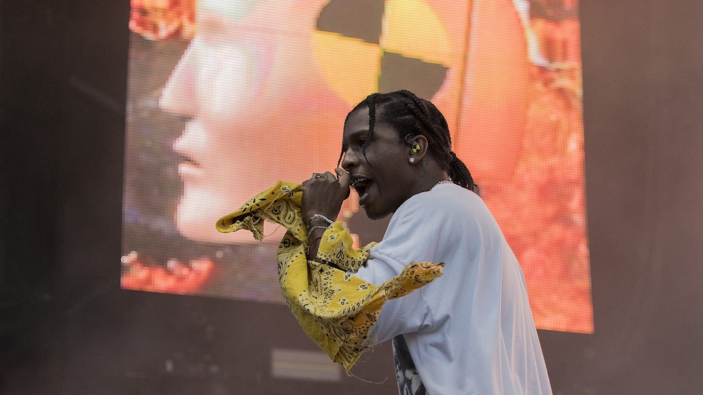 Moeder A$AP Rocky barst in tranen uit in Zweedse rechtbank
