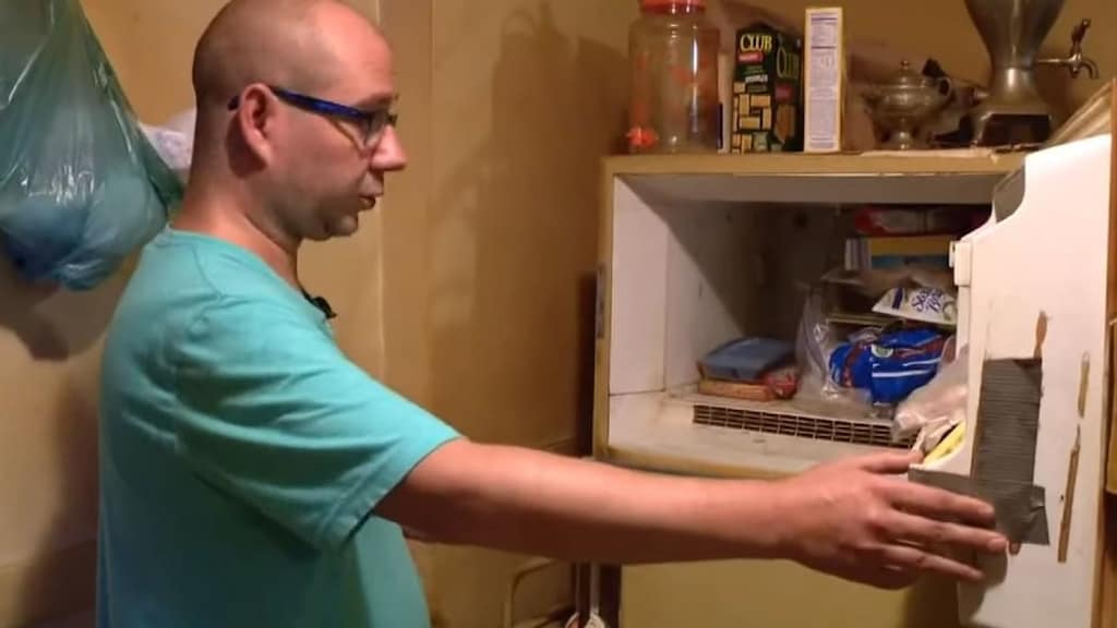 Man VS vindt 'gemummificeerde' baby in vriezer overleden moeder