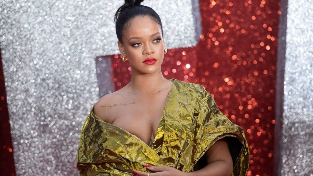 Rihanna haalt hard uit naar Donald Trump