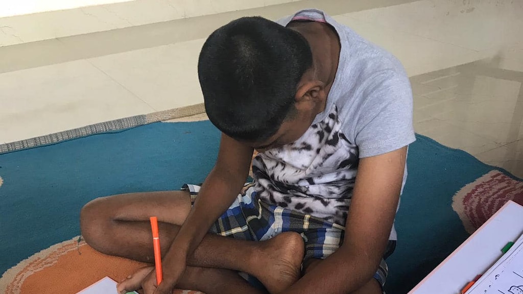 Maartje zorgde dat de kinderen nieuwe schoolspullen kregen.