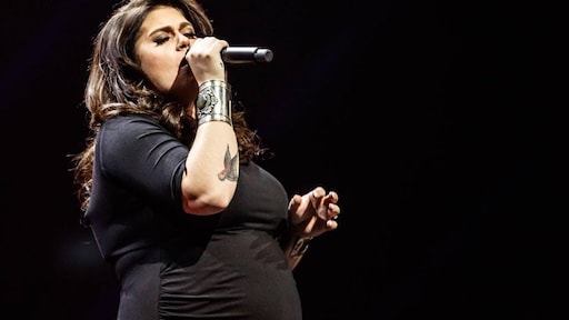 Roxeanne Hazes brengt single uit speciaal voor zoontje Fender