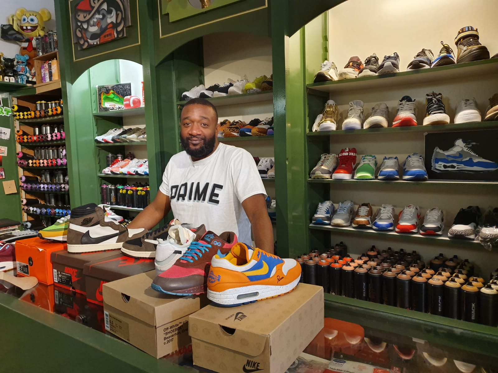 Jongeren geven bakken met geld uit aan nieuwe sneakers'