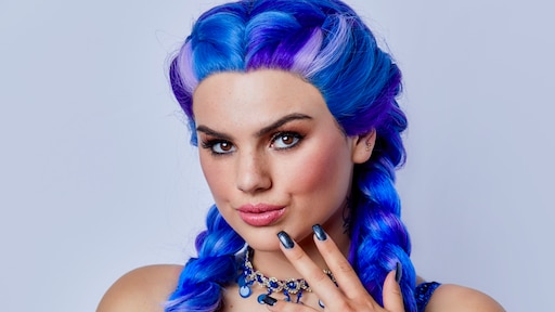 Famke Louise speelt fee in The Christmas Show