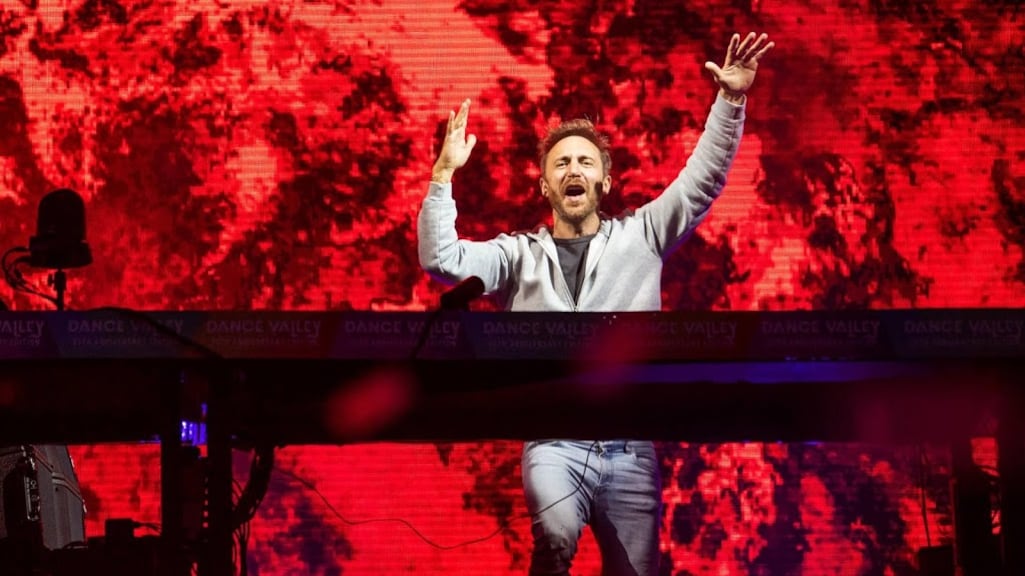 David Guetta brengt ode aan Avicii met speciale remix