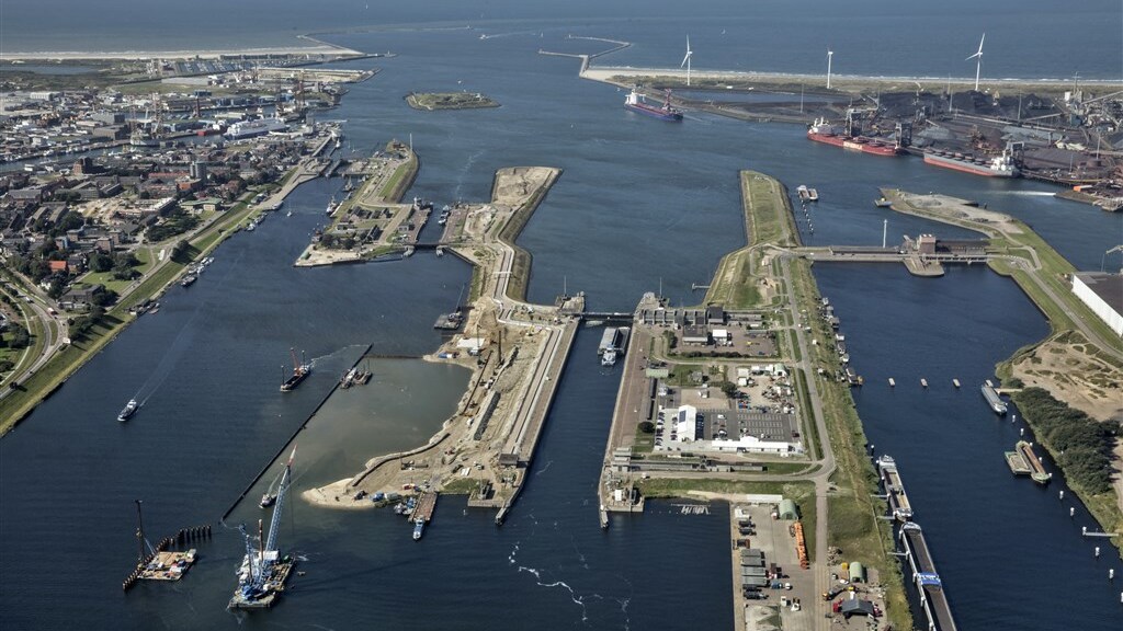 Bloeden nog niet gestelpt: zeesluis weer duurder voor bouwer BAM