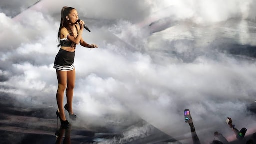Hordes fans staan al in de rij voor Ariana Grande