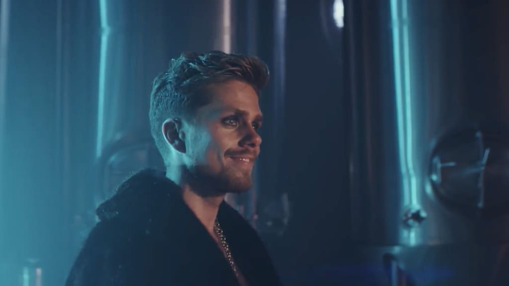 De nieuwe clip van André Hazes is eindelijk hier