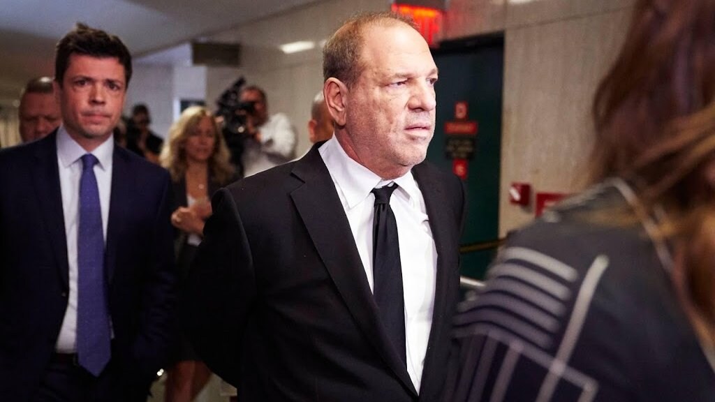 Harvey Weinstein gecrasht tegen boom door hert op de weg