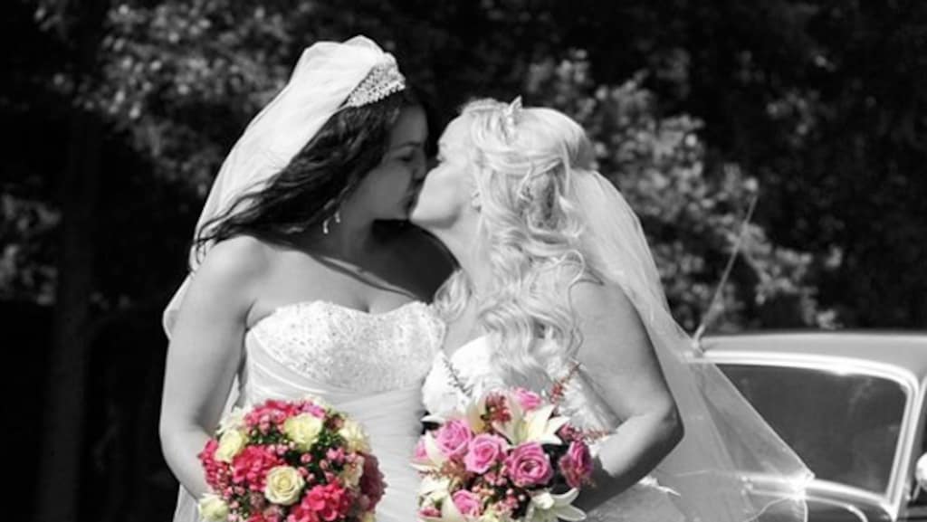 Samantha Steenwijk herleeft trouwdag