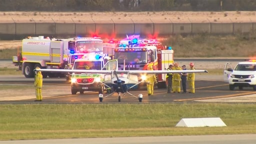 Australische piloot in opleiding zet vliegtuig aan de grond na beroerte instructeur