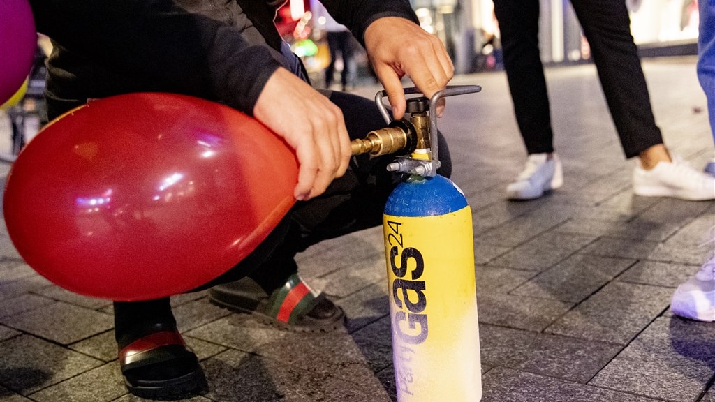 Zeker 64 dwarslaesies door lachgas: 'Sommigen nemen 100 ballonnen per dag'