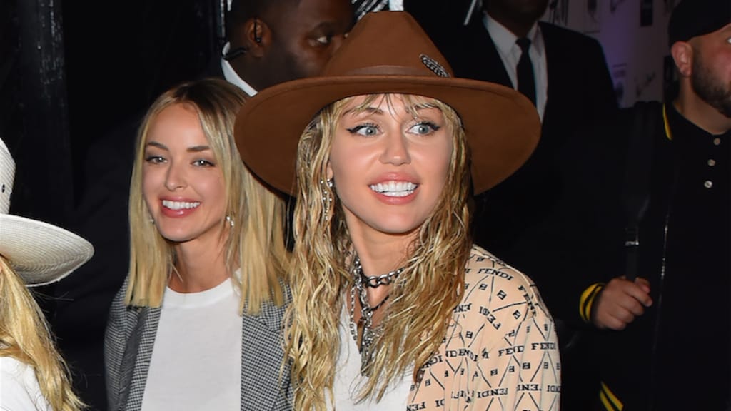 'Miley Cyrus datete al met nieuwe vriendin voor breuk met Liam'