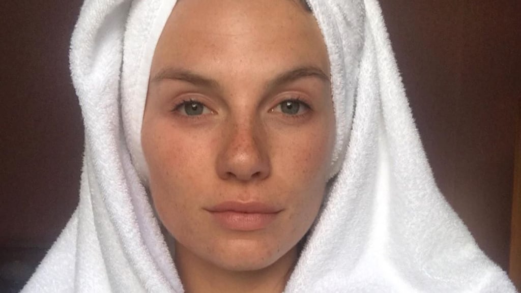 Zangeres Maan toont zich van meest kwetsbare kant