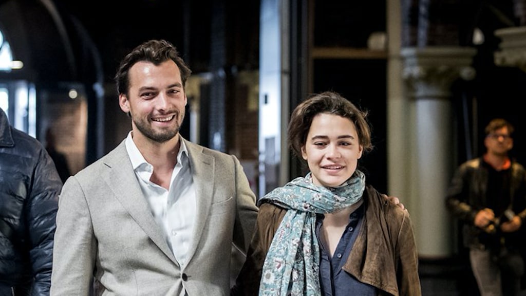 Thierry Baudet geniet van vakantie met zijn liefje