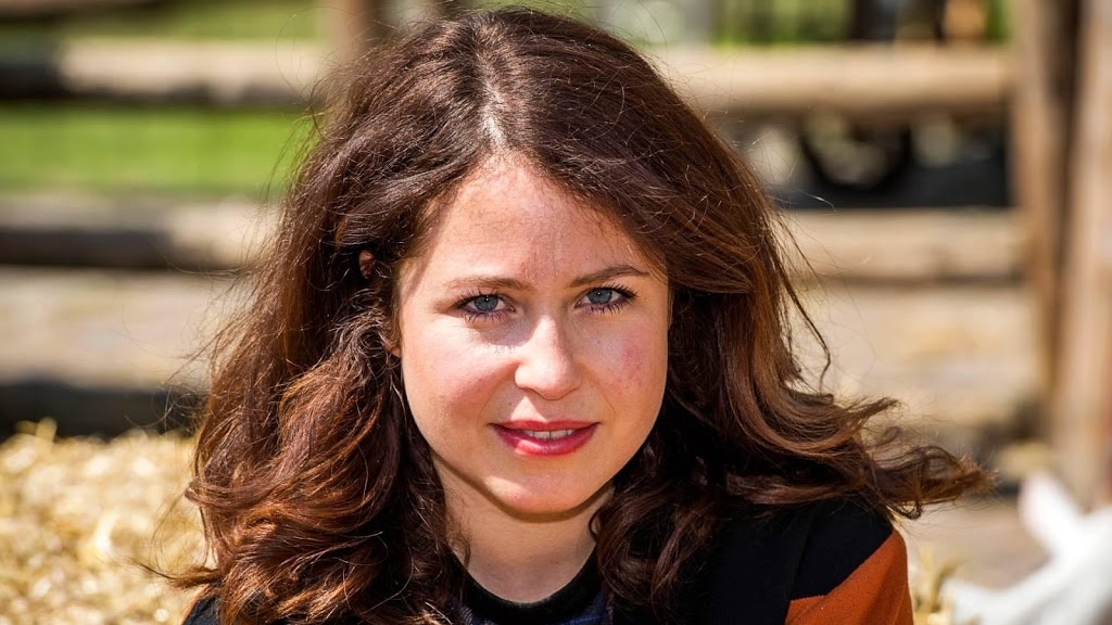 Sanne Vogel neemt afscheid van geliefde kater Meneertje