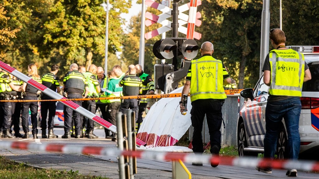 Hulpdiensten vlak na het ongeluk.