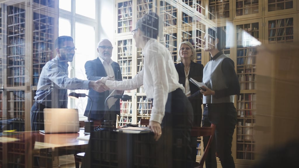 Bedrijven, hiermee zet je de oogkleppen voor vrouwelijk talent af
