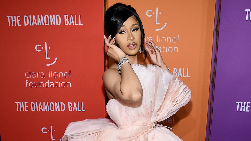 Cardi B ontkent aantijgingen ganglid te zijn
