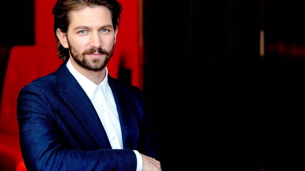 Netflix dol op Michiel Huisman en cast hem in actiefilm
