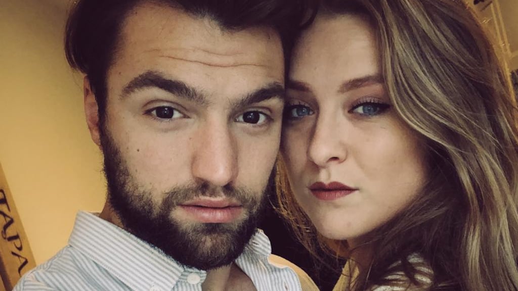 Utopia-Romy en Cemal onthullen geslacht van hun kindje