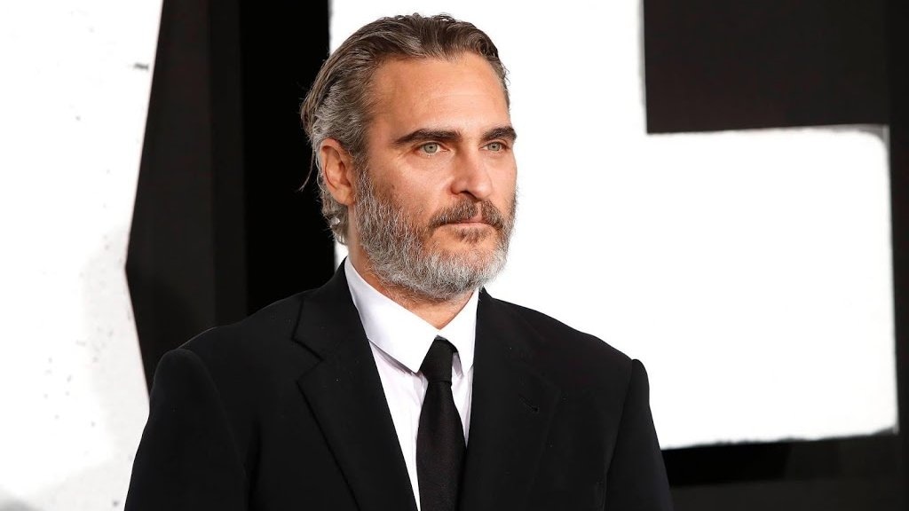 Joker-acteur Joaquin Phoenix scheldt cameraman de huid vol