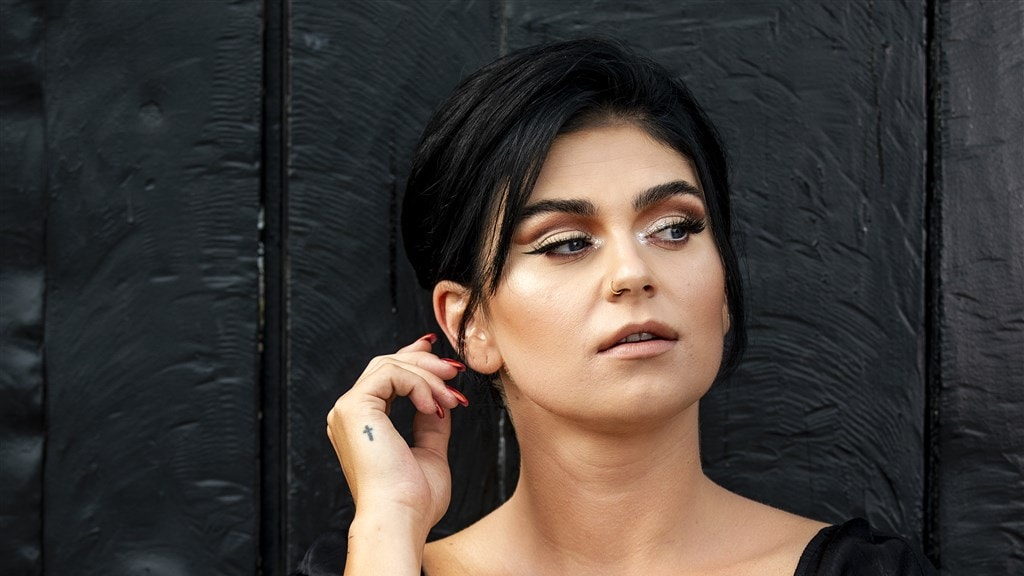 Ai! Roxeanne Hazes haalt keihard uit naar Johan Derksen