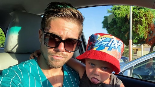 Zoet: André Hazes barst van trots tijdens vakantie met zoontje