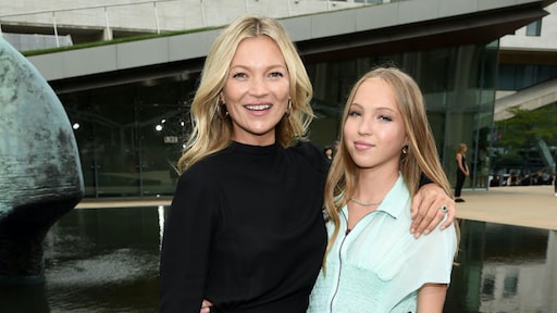 Eerste modellencontract voor dochter Kate Moss