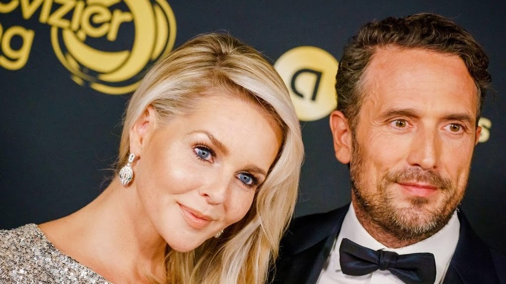 Chantal Janzen geeft Televizier-Ster aan zoon