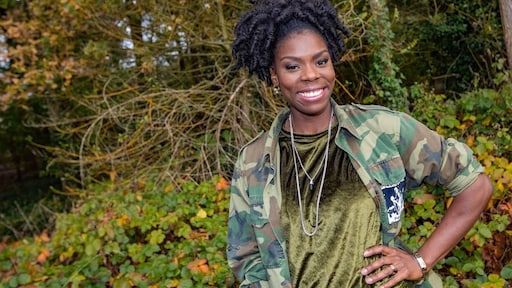 Actrice Imanuelle Grives aanwezig bij rechtszaak