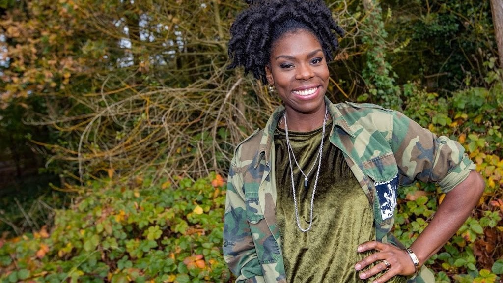 Actrice Imanuelle Grives aanwezig bij rechtszaak