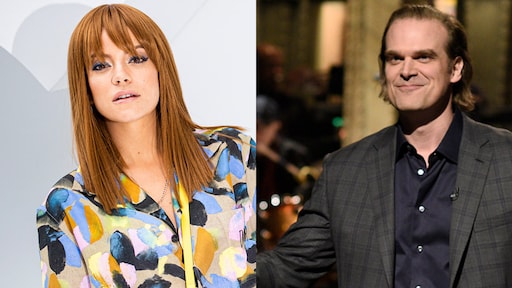 Lily Allen en David Harbour bevestigen hun relatie met een zoen