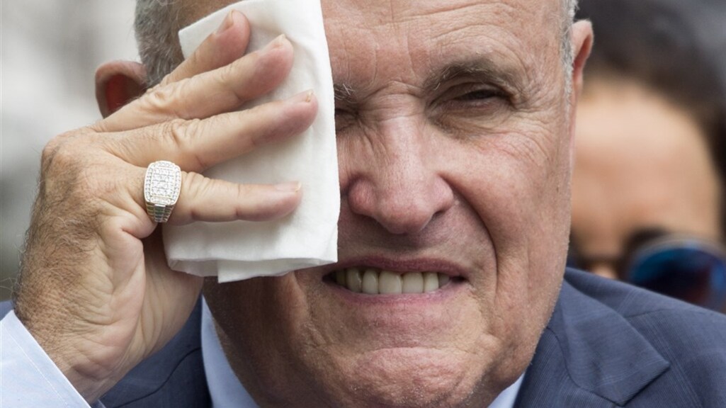 Giuliani en Pence weigeren Oekraïne-documenten te geven