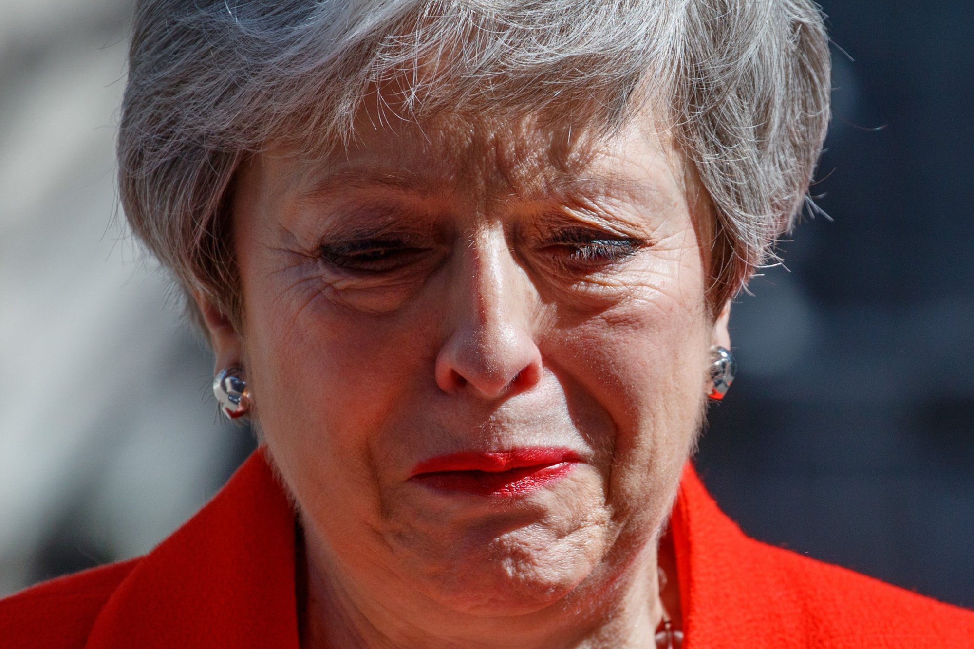 24 mei 2019. Theresa May maakt haar aftreden bekend. Ze had David Cameron opgevolgd als premier om van de brexit 'een succes te maken'. May komt er wel uit met Brussel, maar krijgt voor haar brexit-deal onvoldoende steun in eigen land.