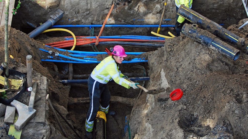 Toezichthouder: KPN vertraagt uitrol glasvezelnetwerk