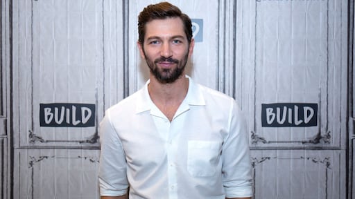 Gaat Michiel Huisman het Eurovisiesongfestival presenteren?